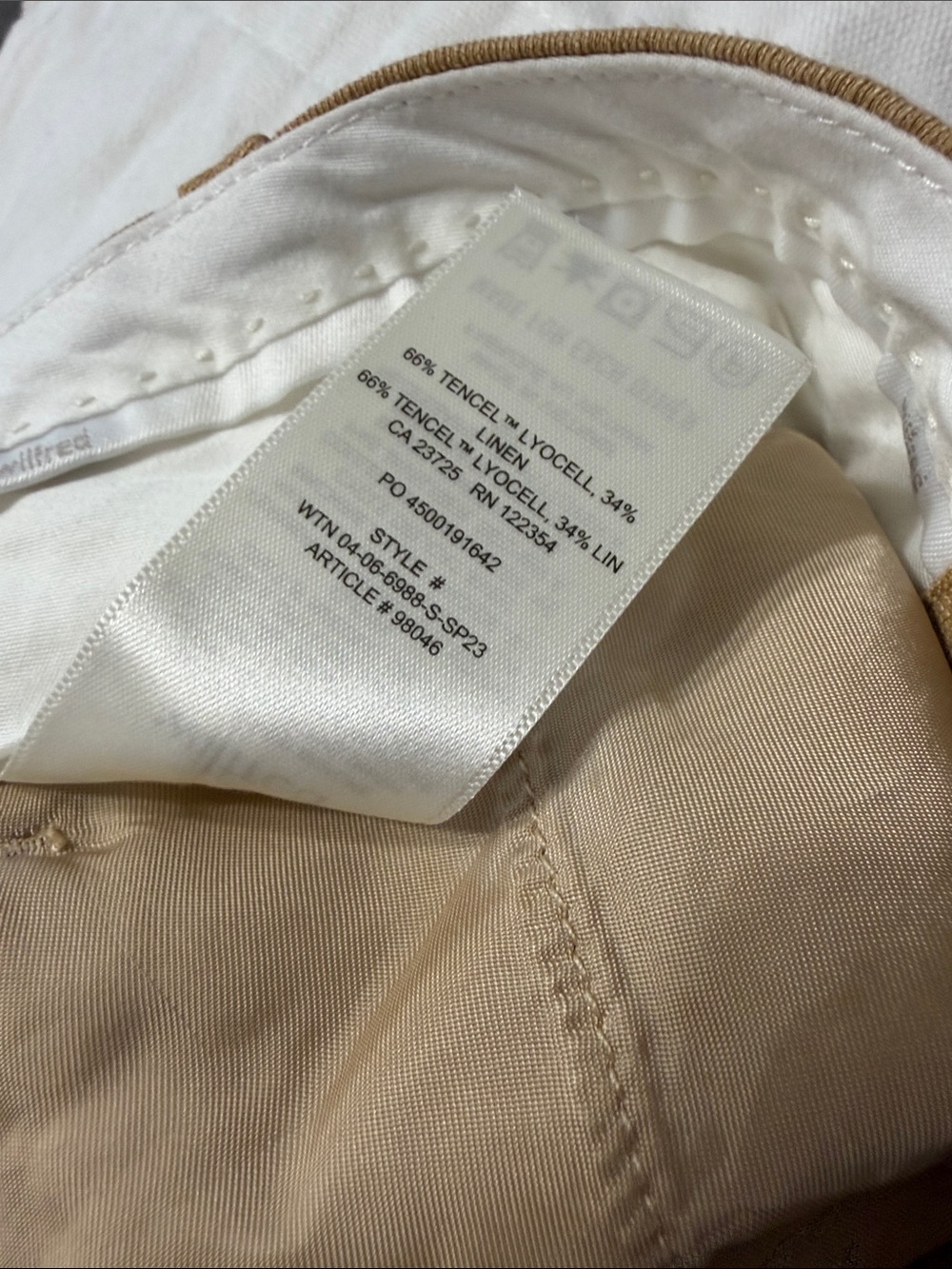 Aritzia
The Effortless Pant Cruise Linen* - Picture 5 of 6